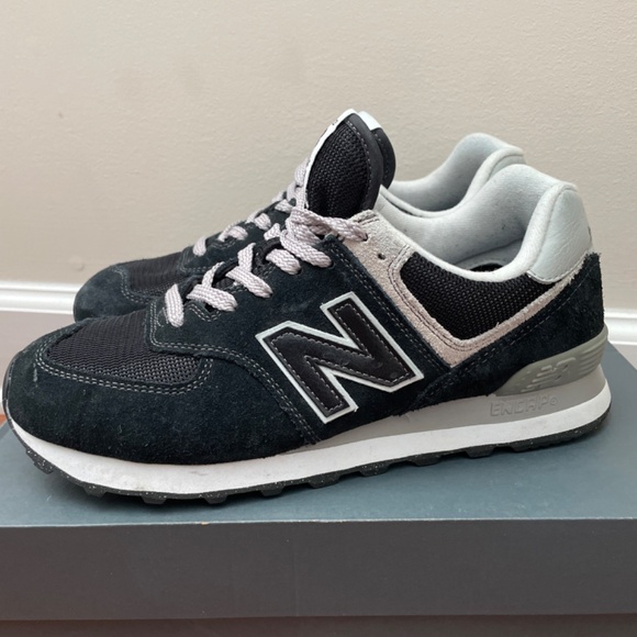 New Balance Sneakers 574 Women’s 8.5 - Picture 2 of 5